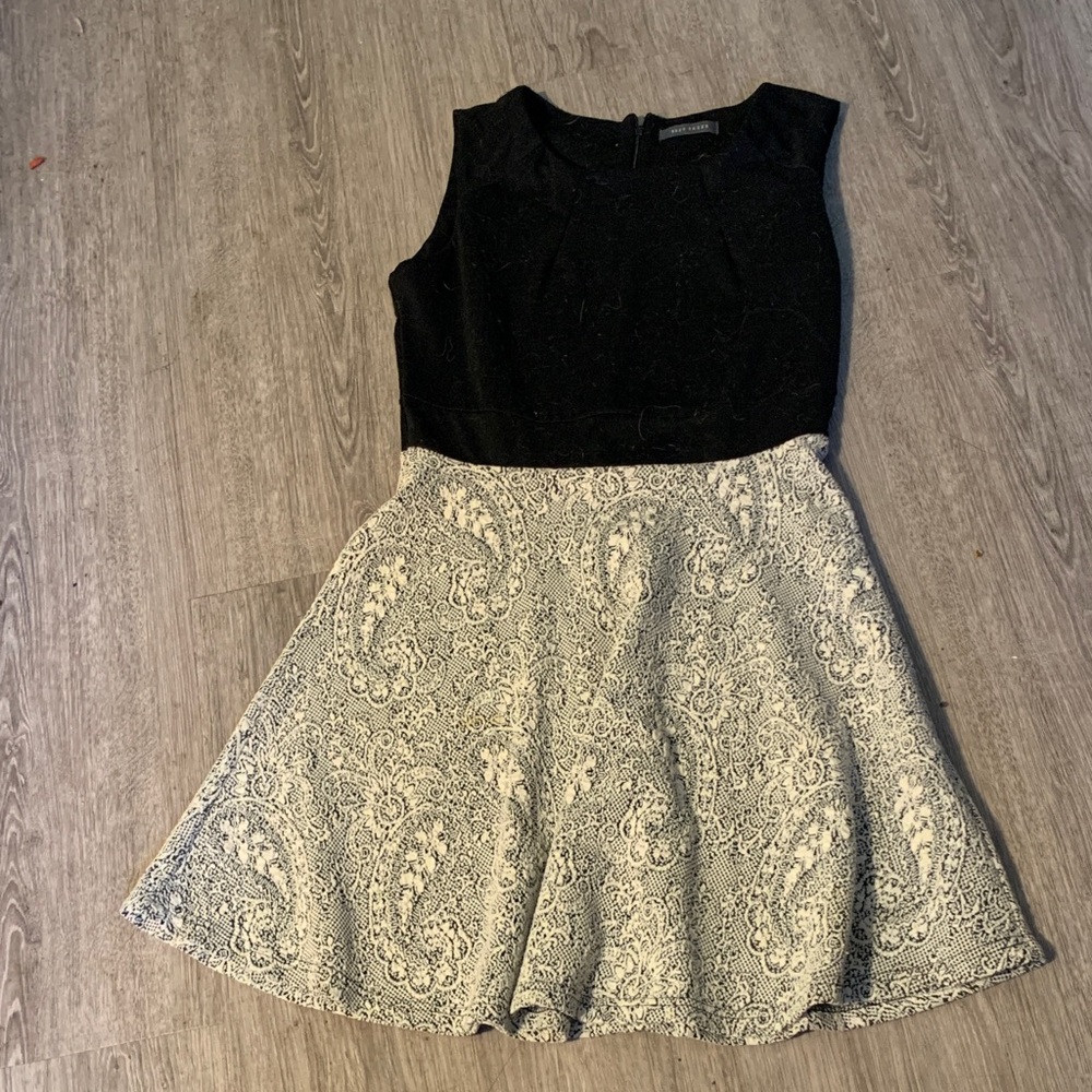 Suzy Shier Black and Cream Kids Formal Dress